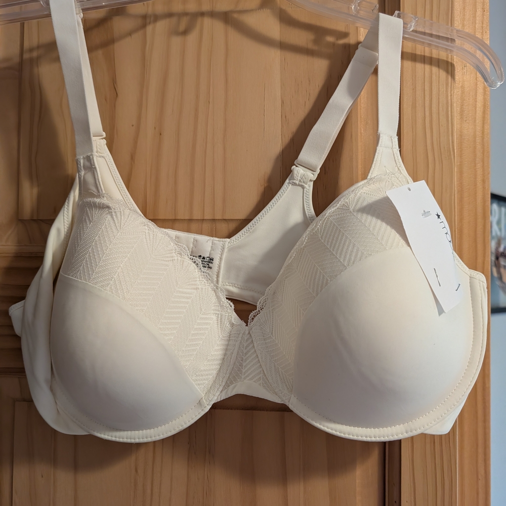 Macy's Bali Cream Bra 40C